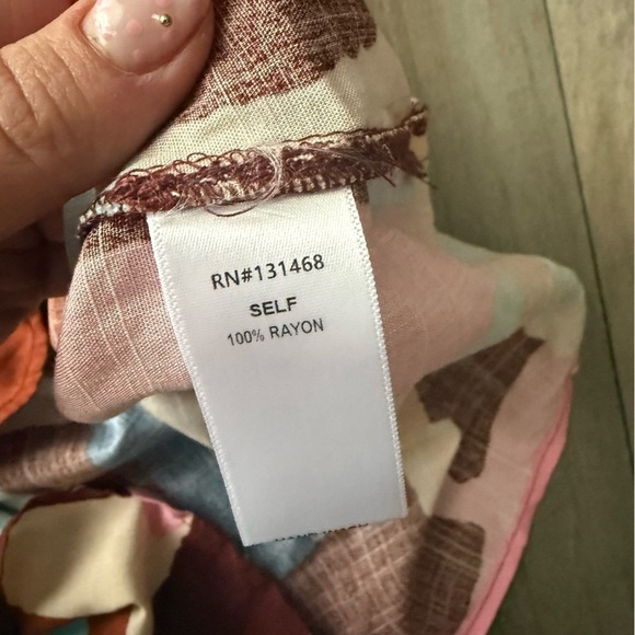 NWT Fate abstract sleeveless top pink multicolor size small - Picture 6 of 7